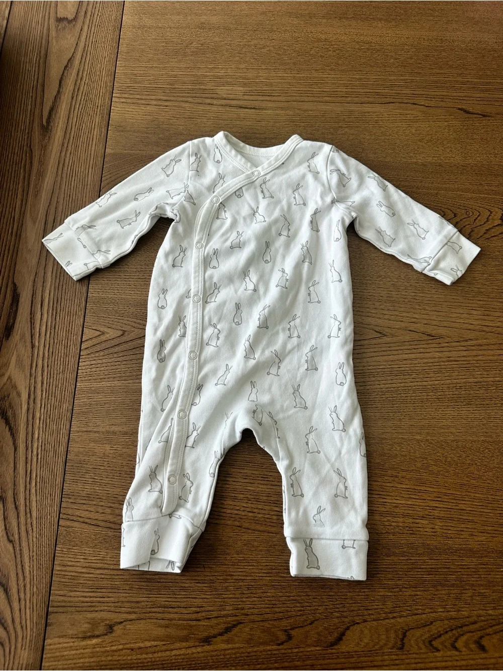 White Long-Sleeve Baby One-Piece Romper with Bunny Print